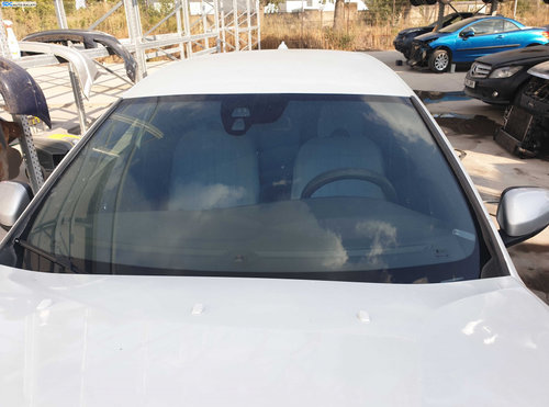 Parbriz Geam Sticla cu Senzor Ploaie Lumini si Incalzire Volvo V40 2012 - 2019 [K7055]