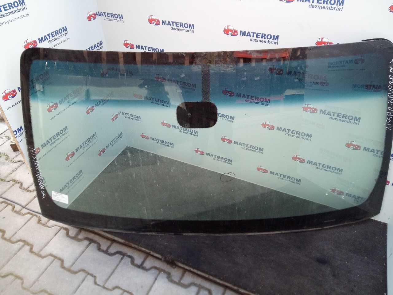 PARBRIZ NISSAN NAVARA - - (2010 2014)