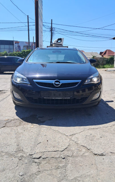 Parbriz Opel Astra J [2009 - 2012] Sports Tourer wagon 1.4 Turbo AT (140 hp) motor 1.4 benzina turbo...