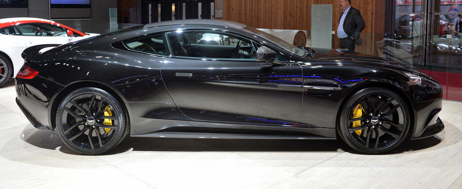 Paris 2014: Aston Martin Vanquish Carbon Edition readuce negrul la moda Paris 2014: Aston Martin Vanquish Carbon Edition readuce negrul la moda