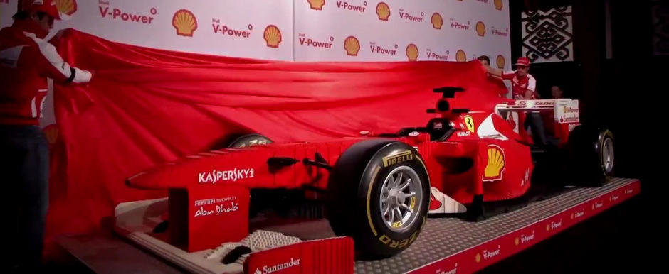 Pasiune sau nebunie? Monopost Ferrari realizat integral din piese LEGO!