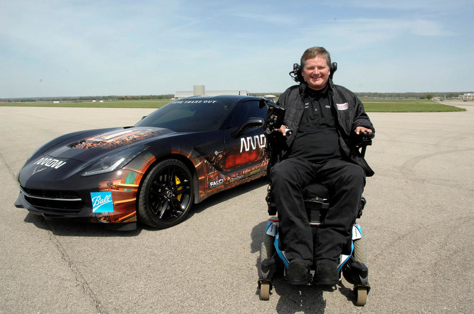 Pasiunea pentru viteza: desi paralizat, va conduce in Indy 500 cu... capul Pasiunea pentru viteza: desi paralizat, va conduce in Indy 500 cu... capul