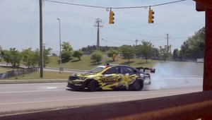 Passatul de 900 CP al lui Tanner Foust ne serveste o noua portie de drifturi