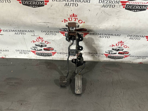 Pedala accelerație 8200153268 Renault Megane II Break (KM) 2.0 135 cai F4R 770