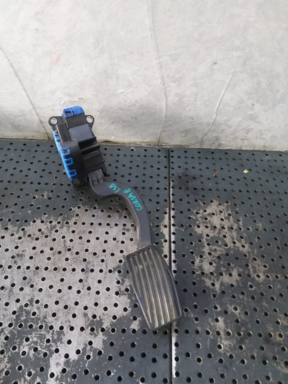Pedala acceleratie 1.4 b opel corsa e x15 30330148