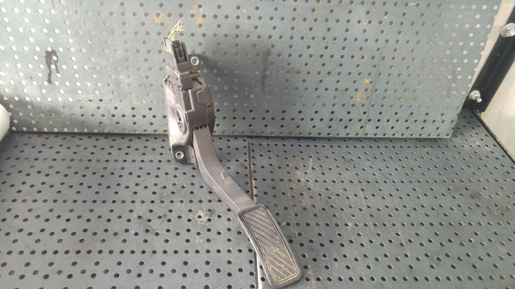 Pedala acceleratie 1.4 tdci ford fiesta 6 cb1 ccn 8v219f836aa 6pv00951700