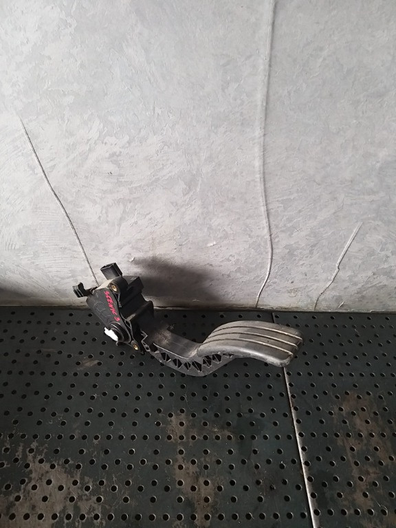 Pedala acceleratie 1.5 dci renault scenic 3 180020024r