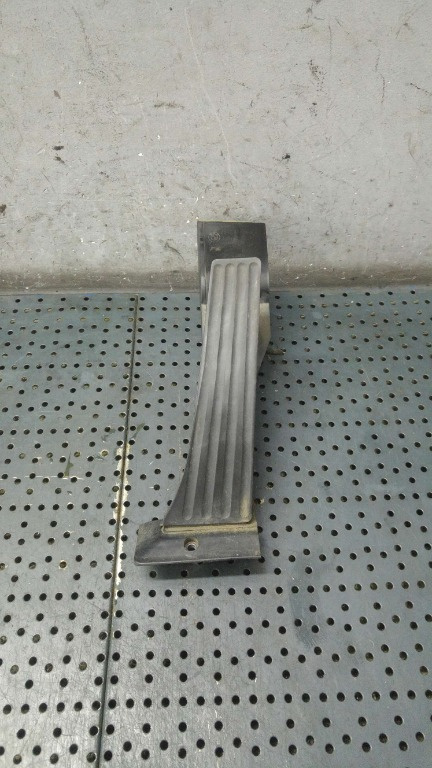 Pedala acceleratie 1.6 b bmw seria 1 e81 e87 3542677264601 25916010