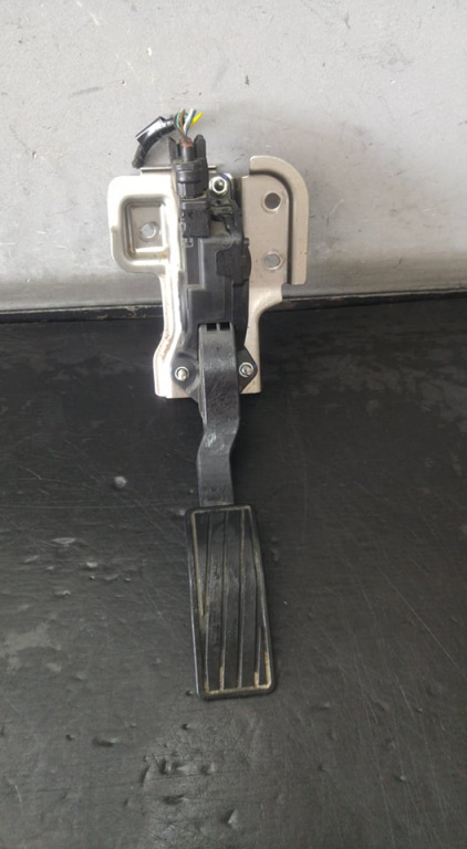 Pedala acceleratie 1.6 d suzuki vitara ly 4940068l51 6pv00907409