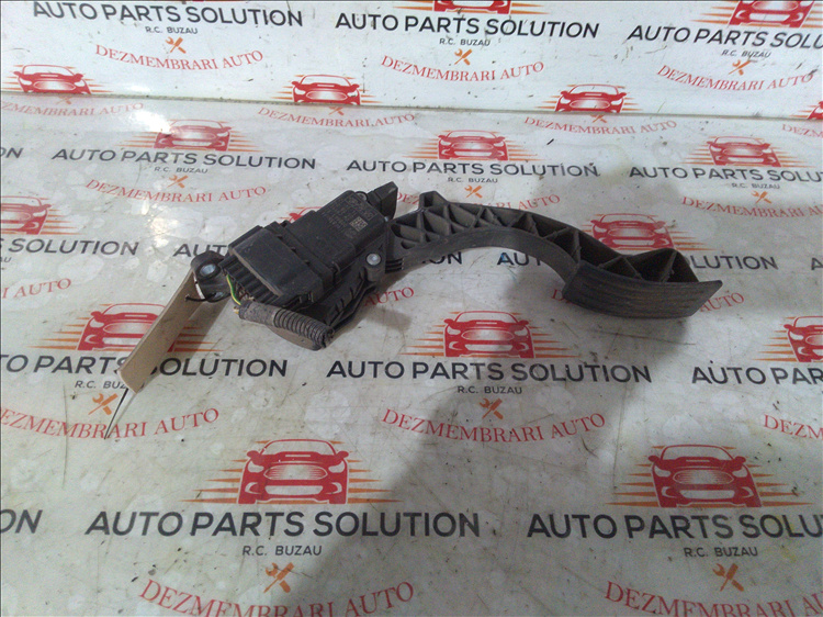 Pedala acceleratie 1.6 d VOLVO V 50 an fabr. 2007