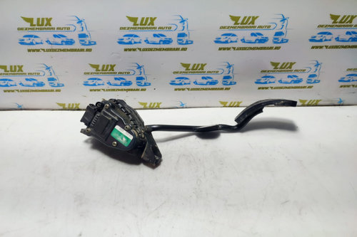Pedala acceleratie 1.8 b apt 8d2721523b Volkswagen VW Passat B5 [1996 - 2000]