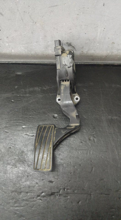 Pedala acceleratie 1.9 d fiat sedici 4940079j90 6pv00907401