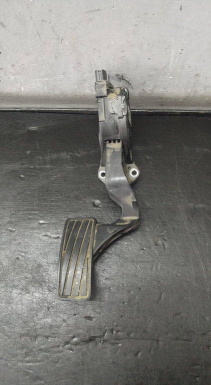 Pedala acceleratie 1.9 d fiat sedici 4940079j90 6pv00907401