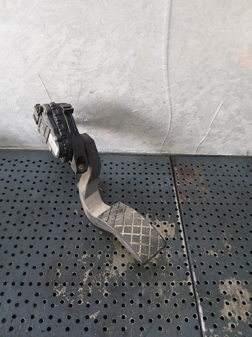 Pedala acceleratie 1.9 tdi vw passat b5 6pv00777007 8d1721523