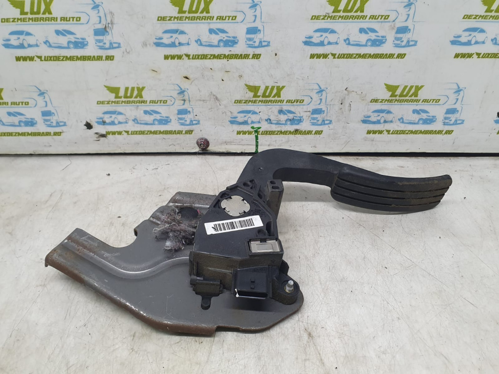Pedala acceleratie 180021343r Dacia Dokk
