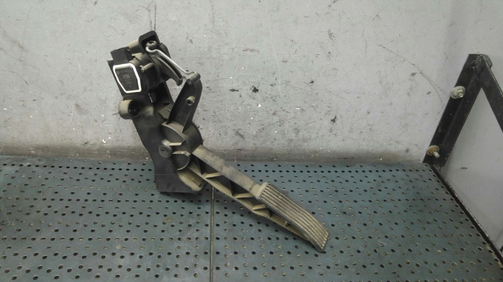Pedala acceleratie 2.0 cdi mercedes a class w169 a1693000304