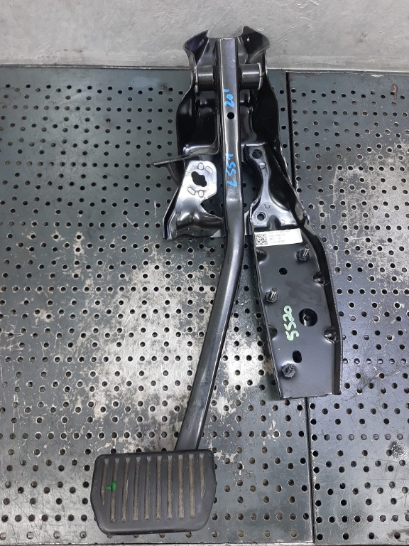 Pedala acceleratie 2.0 d range rover evoque l551 gj32-20094-cd