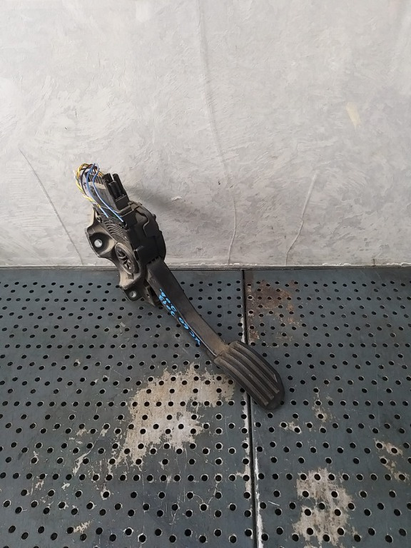 Pedala acceleratie 2.0 d volvo xc60 31329061
