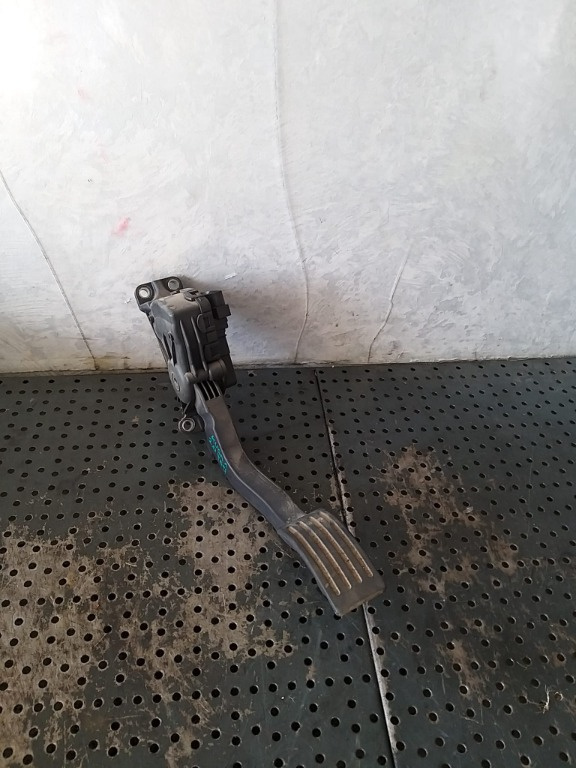 Pedala acceleratie 2.0 tdci ford kuga 1 3m519f836ah 6pv00864136