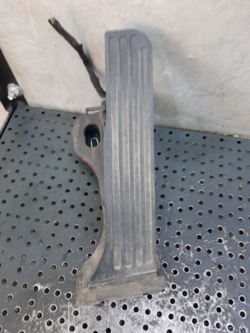 Pedala acceleratie 2.0 tdi vw golf 5 1k1 audi a3 8p skoda octavia 2 seat leon altea 1k1721503p
