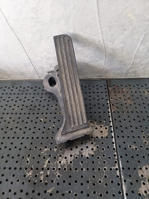 Pedala acceleratie 2.0 tdi vw passat b6 3c 1k1723503l 6pv00860001