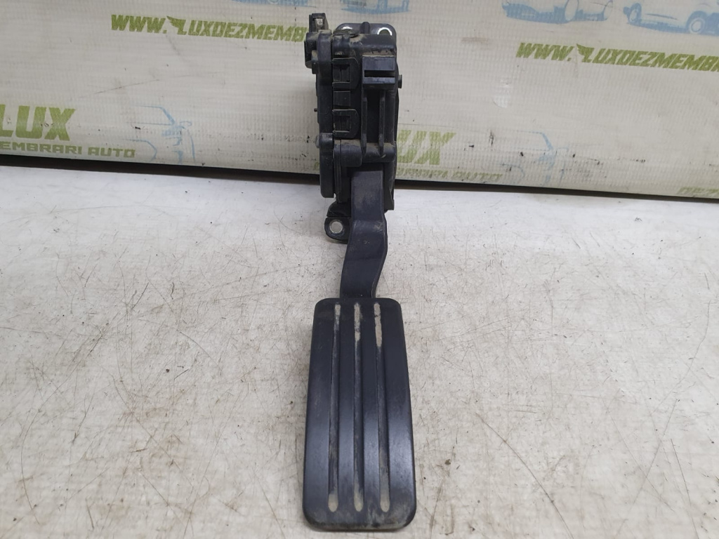 Pedala acceleratie 8200386506 Dacia Logan [facelift] [2007 - 2012]