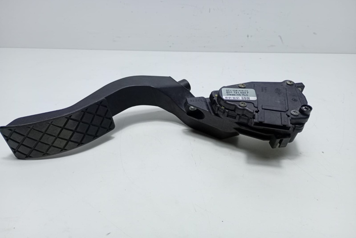 Pedala acceleratie 8D1721523F Skoda Superb [2001 - 2006]