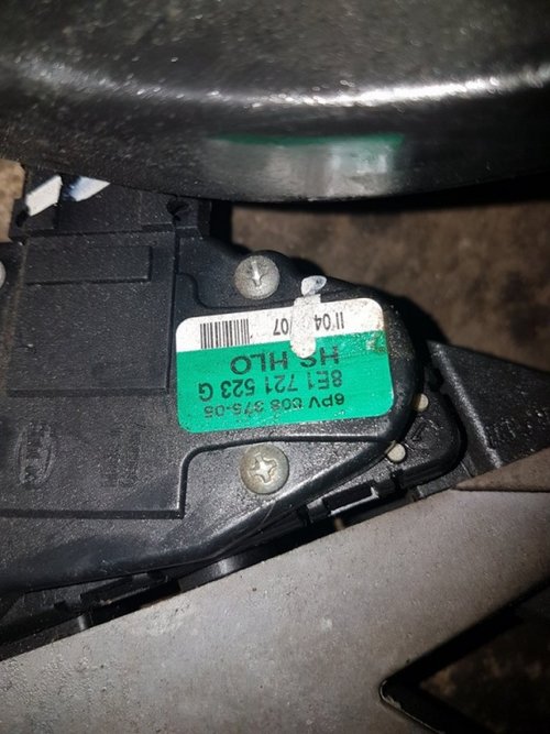 Pedala acceleratie 8e1721523g audi a4 b7 cutie manuala