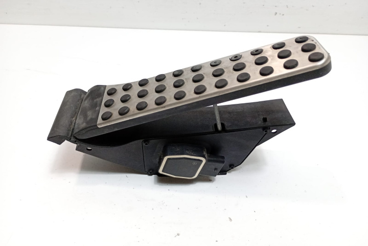 Pedala acceleratie A2043000204 Mercedes-Benz E-Class W212/S212/C207/A207 [2009 - 2013]
