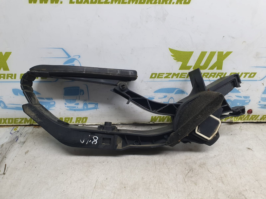 Pedala acceleratie A2113000404 Mercedes-Benz C-Class W203/S203/CL203 [facelift] [2004 - 2007] 2.2 cdi om646.963