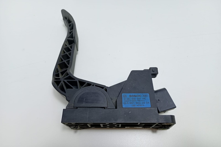 Pedala acceleratie A9013000504 Mercedes-Benz Sprinter 903 [facelift] [2000 - 2006]