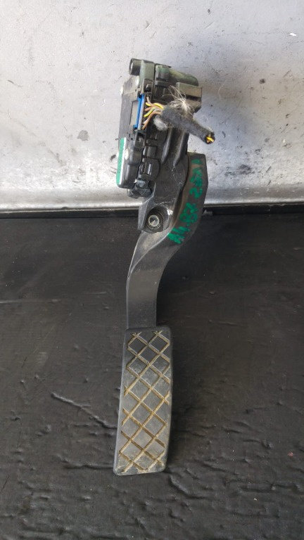 Pedala acceleratie audi a4 b7 8e1721523c