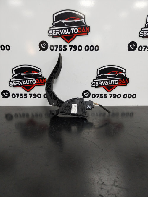 Pedala acceleratie Audi A5 facelift (2012-2016) 2.0 Motorina 2015, 8K1723523A