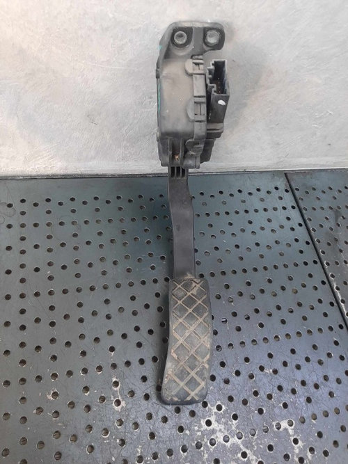 Pedala acceleratie audi a6 c6 4f 3.0 tdi 4f1723523a