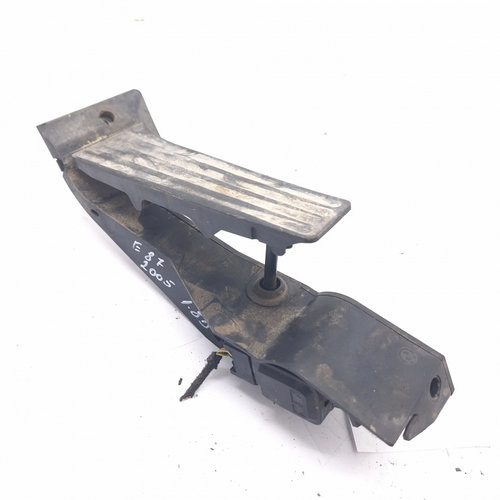 Pedala Acceleratie Bmw 1 (E81, E87, E88, E82) 2004-2013 118 D M47 D20 (204D4) Motorina Volan Pe Stan...