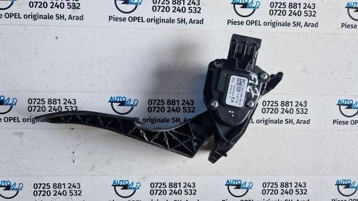 Pedala acceleratie Chevrolet Cruze 2009-> J300 13252702 EA