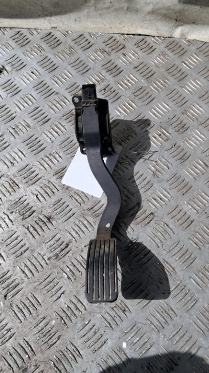 Pedala acceleratie Citroen C3 1.6 1.6V an fabricatie 2004 cod 9646702180