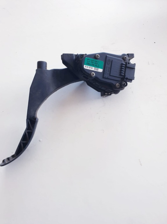 Pedala acceleratie, cod 1J1 721 503J