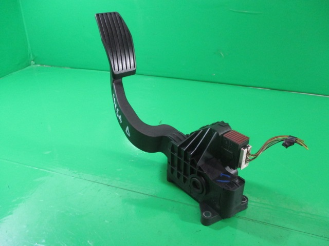 PEDALA ACCELERATIE COD 55702020 OPEL CORSA D 1.2 BENZINA FAB. 2006 – 2014 ⭐⭐⭐⭐⭐