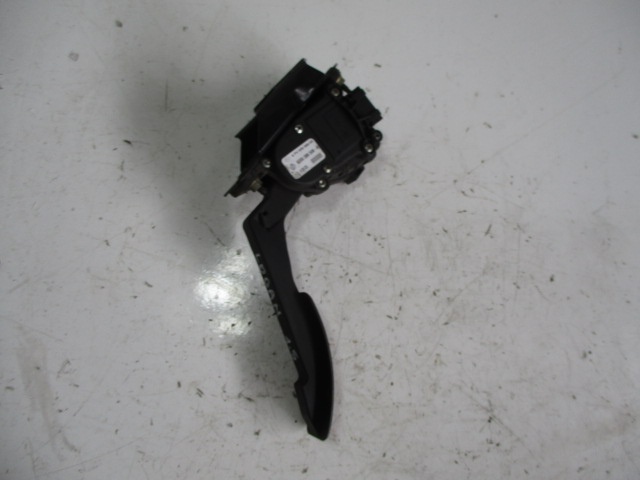 PEDALA ACCELERATIE COD 8200423059 DACIA LOGAN 1.5 DCI FAB. 2004 - 2012 ⭐⭐⭐⭐⭐