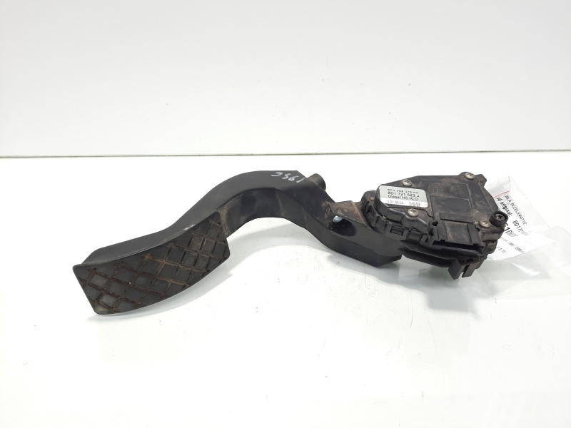 Pedala acceleratie, cod 8D1721523J, VW Passat (3B3) (idi:610808)