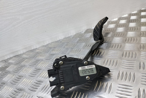 Pedala acceleratie cod 8E2721523C 8E2721523C Audi A4 B6 [2000 - 2005]
