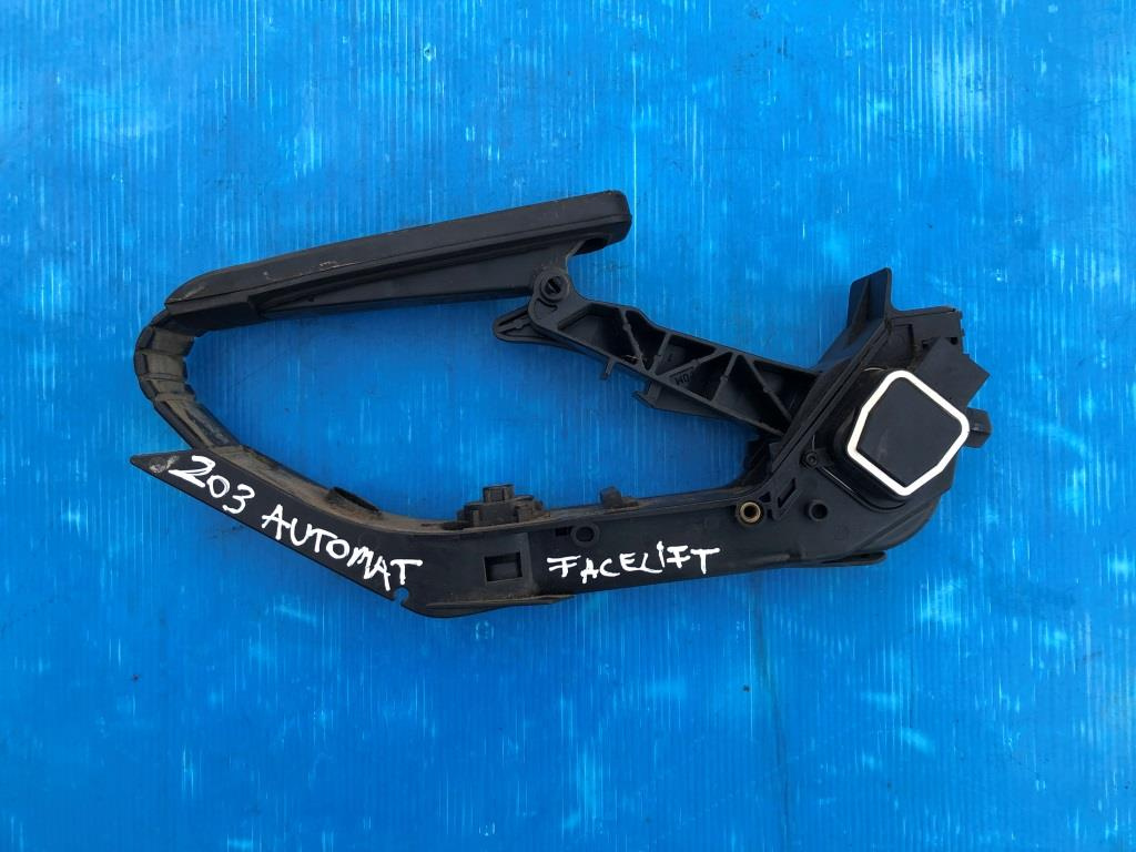 Pedala acceleratie cutie automata Mercedes C Class w203 2000-2007