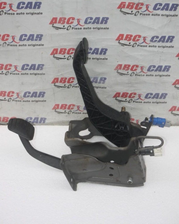 Pedala acceleratie Dacia Duster 2010-2013