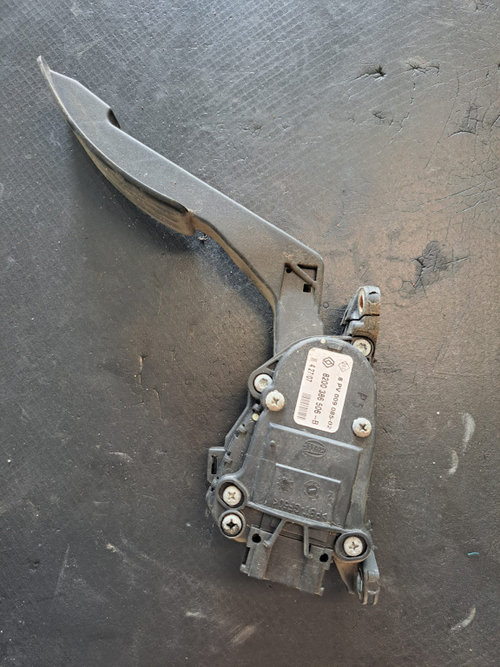 Pedala acceleratie Dacia Logan - COD 8200386506