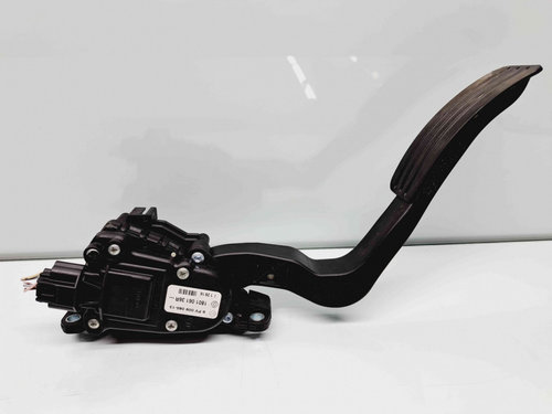 Pedala acceleratie Dacia Sandero 2 Hatchback [Fabr 2012-2022] 180106136R
