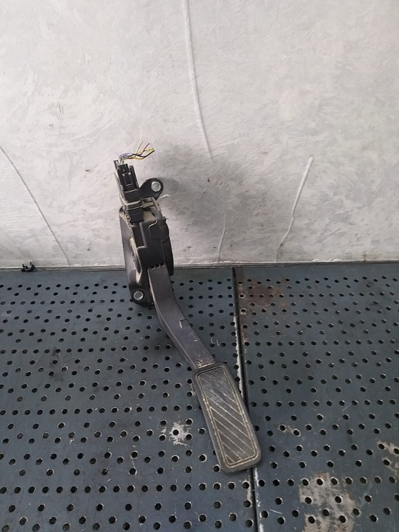 Pedala acceleratie ford fiesta 6 8v219f836aa 6pv00951700