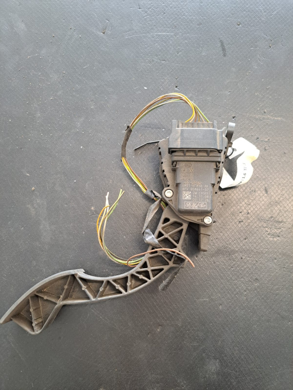 Pedala acceleratie FORD FOCUS 2007 - COD 4M519F836AK