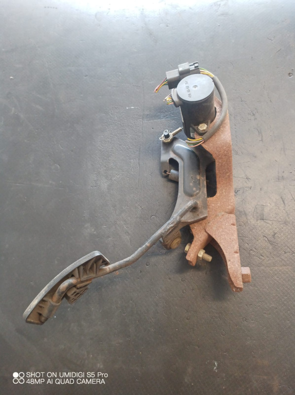 Pedala acceleratie HYUNDAI TRAJET (FO) 2.0 CRDi GLS - COD 3519027000 0281002470