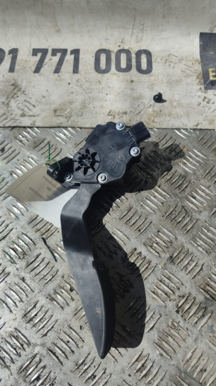 Pedala acceleratie Mazda CX-7 2.2 MZR -CD cod motor R2 ,transmisie manuala , an 2010 cod K4238-7390